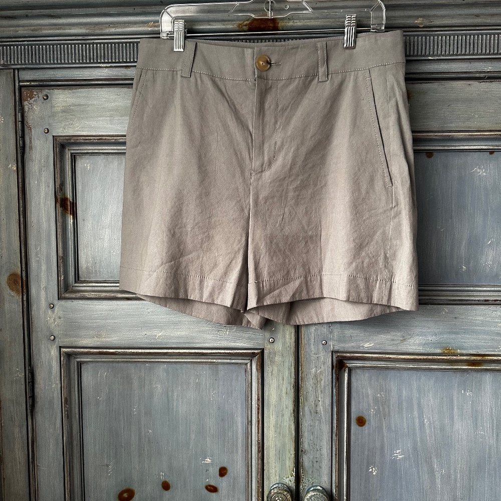 Vince Light Gray Linen Blend Shorts Size 10
